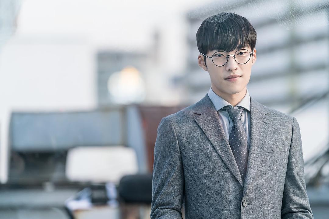 《疯狗》海报第1张图片 《疯狗》海报第1张图片